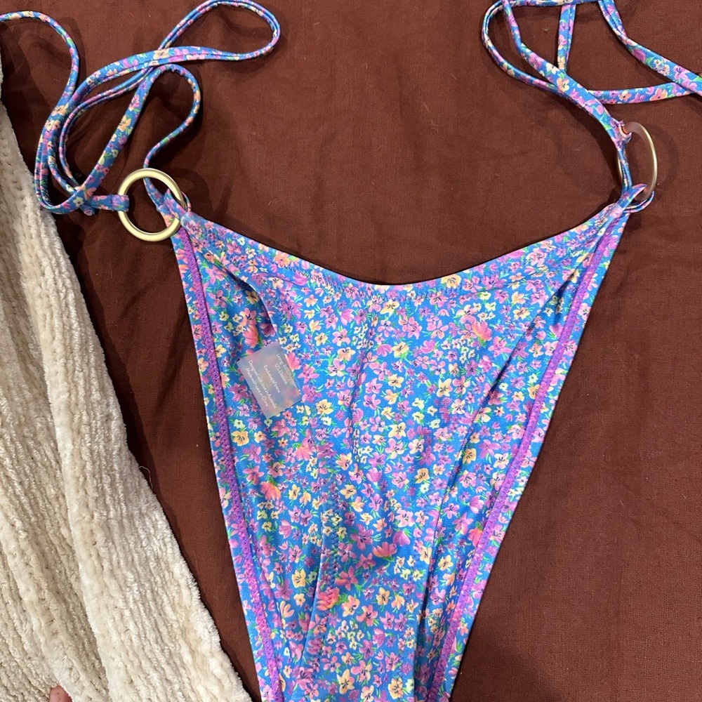 Kulani Kinis Bubblegum blossom ring cheeky tie bottom